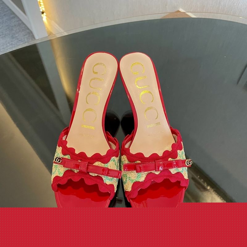 G*u*i sandals